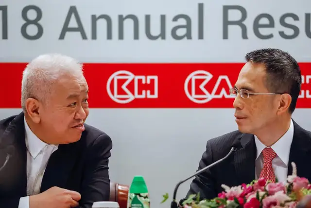 霍建宁打辅助，李嘉诚家族攒下1600亿现金